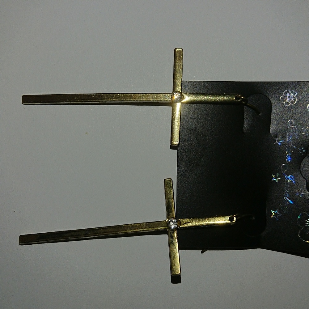 Cross earrings with jewel stud